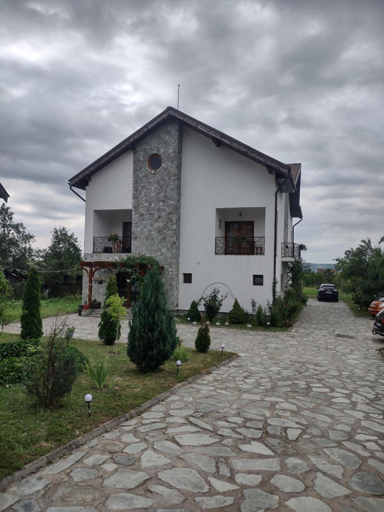 Pensiunea Codruta Cărpinişu المظهر الخارجي الصورة